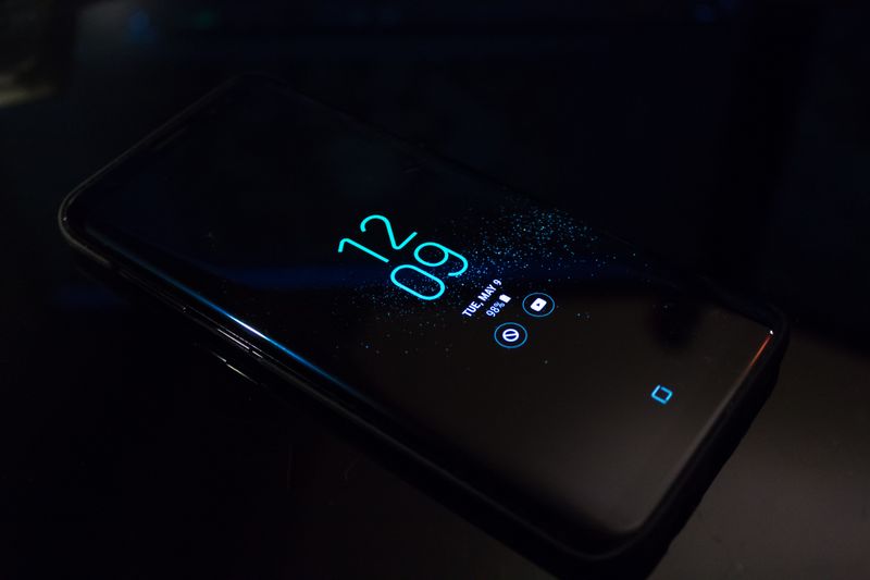 Samsung Galaxy S25 vs iPhone 16：2026年旗艦手機應該點揀？
